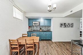 Tranquil Retreat In Atlanta's Vibrant City 4 Bedroom Home by RedAwning
