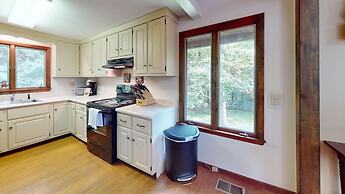 Dean Hill Chalet Brought to you by GetAway Vacations