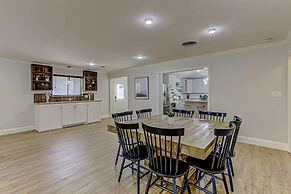 Rooftop Deck w/ City Views!