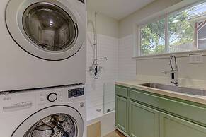 Rooftop Deck w/ City Views!