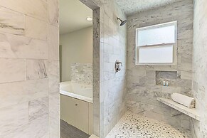 Rooftop Deck w/ City Views!