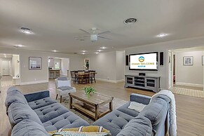 Rooftop Deck w/ City Views!