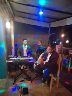 BOULEVARD INN MT MERU