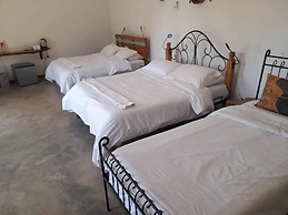 BOULEVARD INN MT MERU