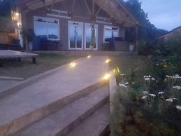 BOULEVARD INN MT MERU