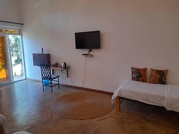BOULEVARD INN MT MERU
