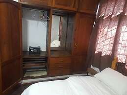 BOULEVARD INN MT MERU