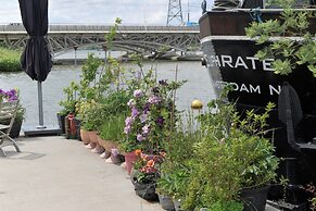 B&B Euphrate Houseboat