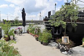 B&B Euphrate Houseboat