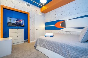 Stylish 2-br Apt Sleeps 7 Near Disney Magic