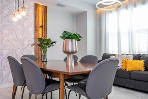 Stylish 2-br Apt Sleeps 7 Near Disney Magic