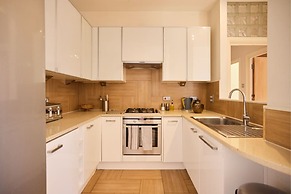 The Spitalfields Beauty - Bright 2bdr Flat