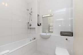 The Spitalfields Beauty - Bright 2bdr Flat