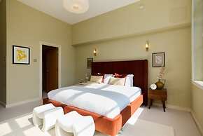 The Spitalfields Beauty - Bright 2bdr Flat