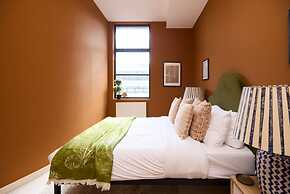 The Spitalfields Beauty - Bright 2bdr Flat