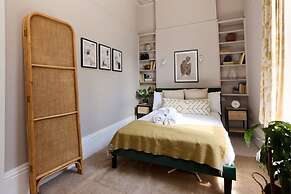 The West Hill Place - Dazzling 2bdr Flat