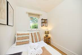 The West Hill Place - Dazzling 2bdr Flat