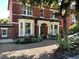 The West Hill Place - Dazzling 2bdr Flat