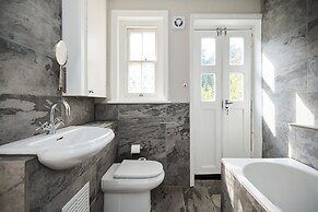 The West Hill Place - Dazzling 2bdr Flat