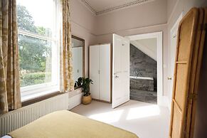 The West Hill Place - Dazzling 2bdr Flat