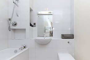 The Spitalfields Beauty - Bright 2bdr Flat