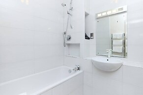The Spitalfields Beauty - Bright 2bdr Flat