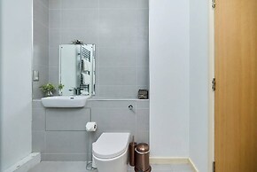 The Spitalfields Beauty - Bright 2bdr Flat