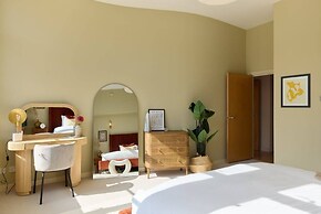 The Spitalfields Beauty - Bright 2bdr Flat