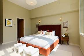 The Spitalfields Beauty - Bright 2bdr Flat