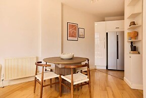 The Spitalfields Beauty - Bright 2bdr Flat