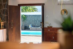 Boutique Boho Glam Villa With Private Pool