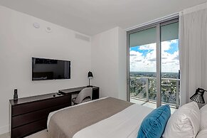 Stunning 25th-Floor Views in Hollywood