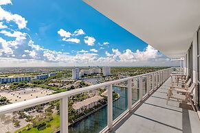 Stunning 25th-Floor Views in Hollywood