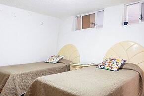 Spacious Cuernavaca House Pool Grill