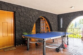 Spacious Cuernavaca House Pool Grill