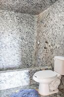 Spacious Cuernavaca House Pool Grill