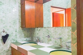 Spacious Cuernavaca House Pool Grill