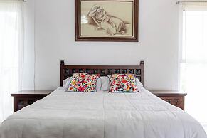 Spacious Cuernavaca House Pool Grill