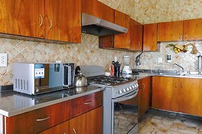 Spacious Cuernavaca House Pool Grill