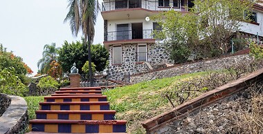Spacious Cuernavaca House Pool Grill