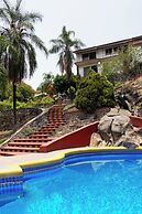 Spacious Cuernavaca House Pool Grill