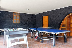 Spacious Cuernavaca House Pool Grill