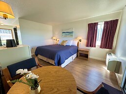 Beachcomber of Mackinaw