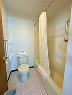 Beachcomber of Mackinaw