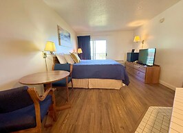 Beachcomber of Mackinaw