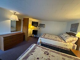 Beachcomber of Mackinaw