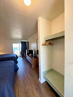 Beachcomber of Mackinaw