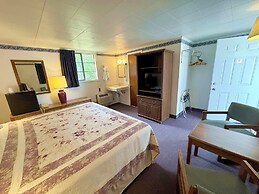 Beachcomber of Mackinaw