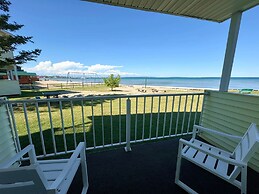 Beachcomber of Mackinaw