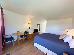 Beachcomber of Mackinaw